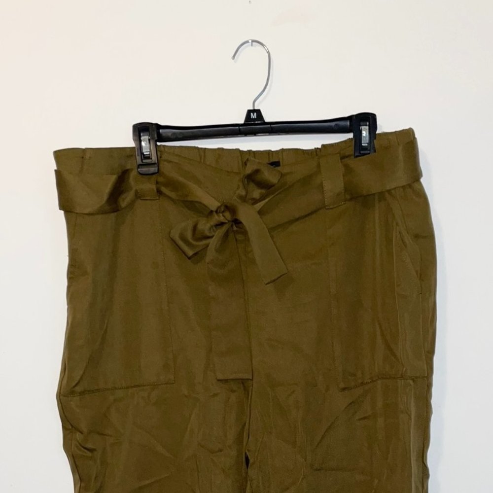 Banana Republic XL Satin Cargo Pants Army Green